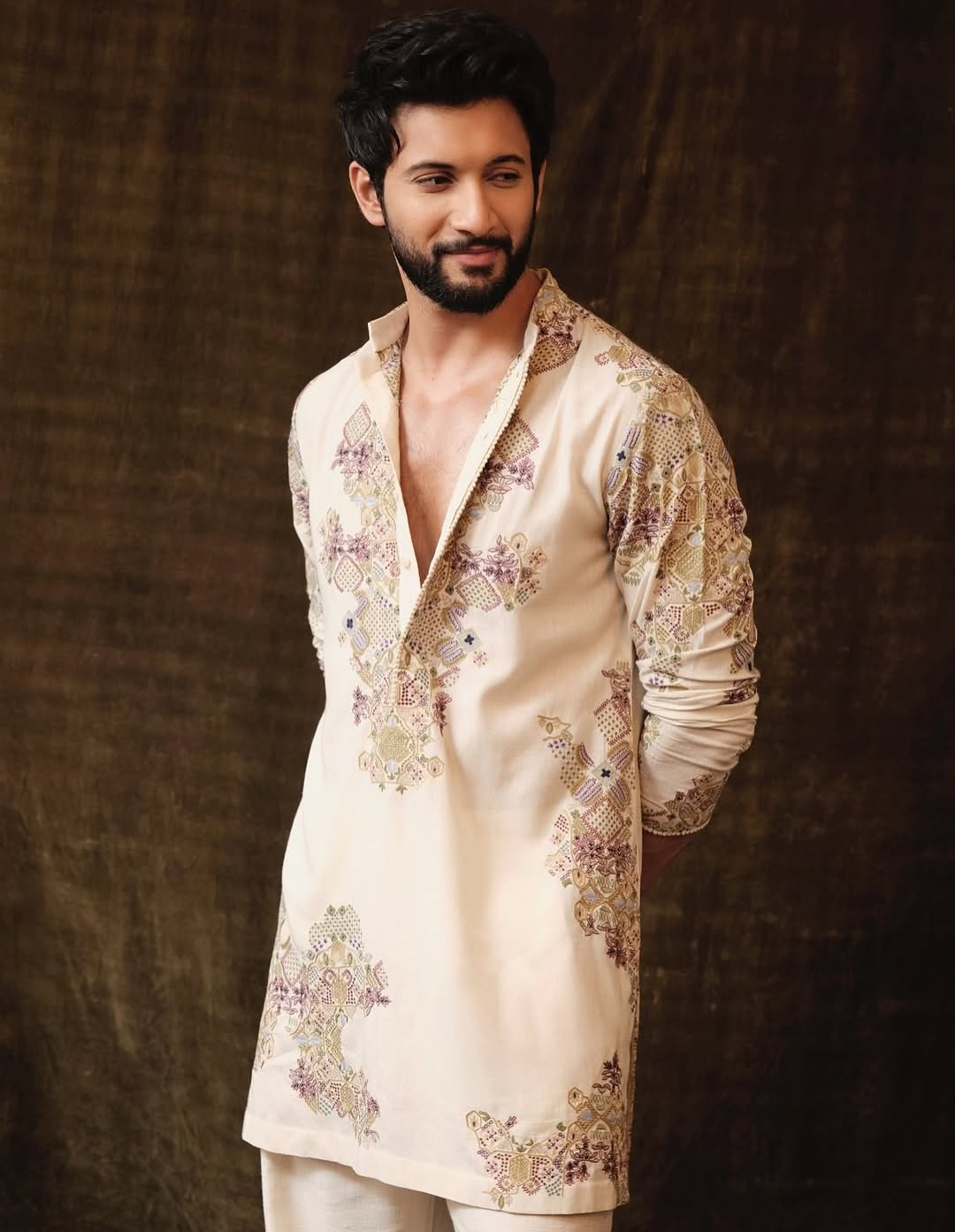 IVORY EMBROIDERY KURTA PAJAMA SET