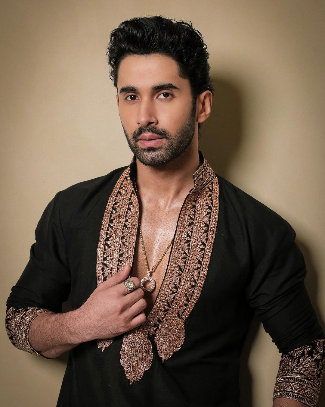 Z BLACK CELEBRITIES KURTA PAJAMA SET