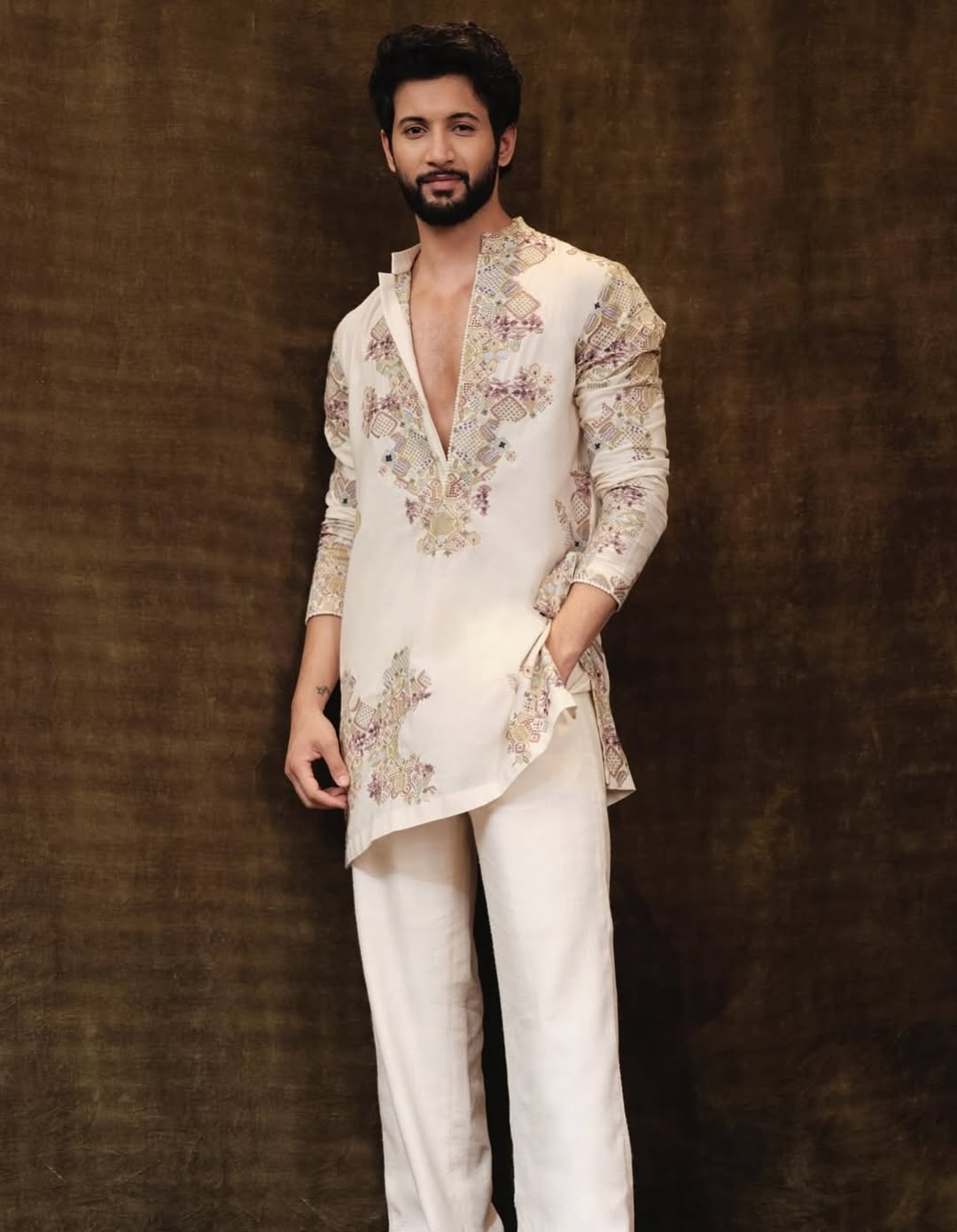 IVORY EMBROIDERY KURTA PAJAMA SET